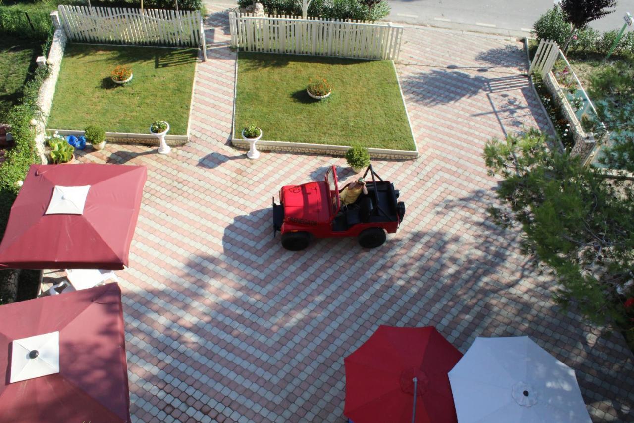 Hotel Villa Aljor Golem  Buitenkant foto