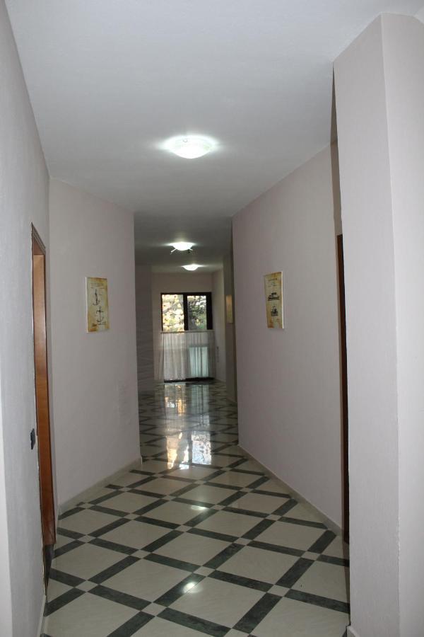 Hotel Villa Aljor Golem  Buitenkant foto