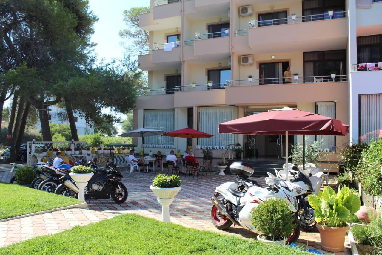 Hotel Villa Aljor Golem  Buitenkant foto