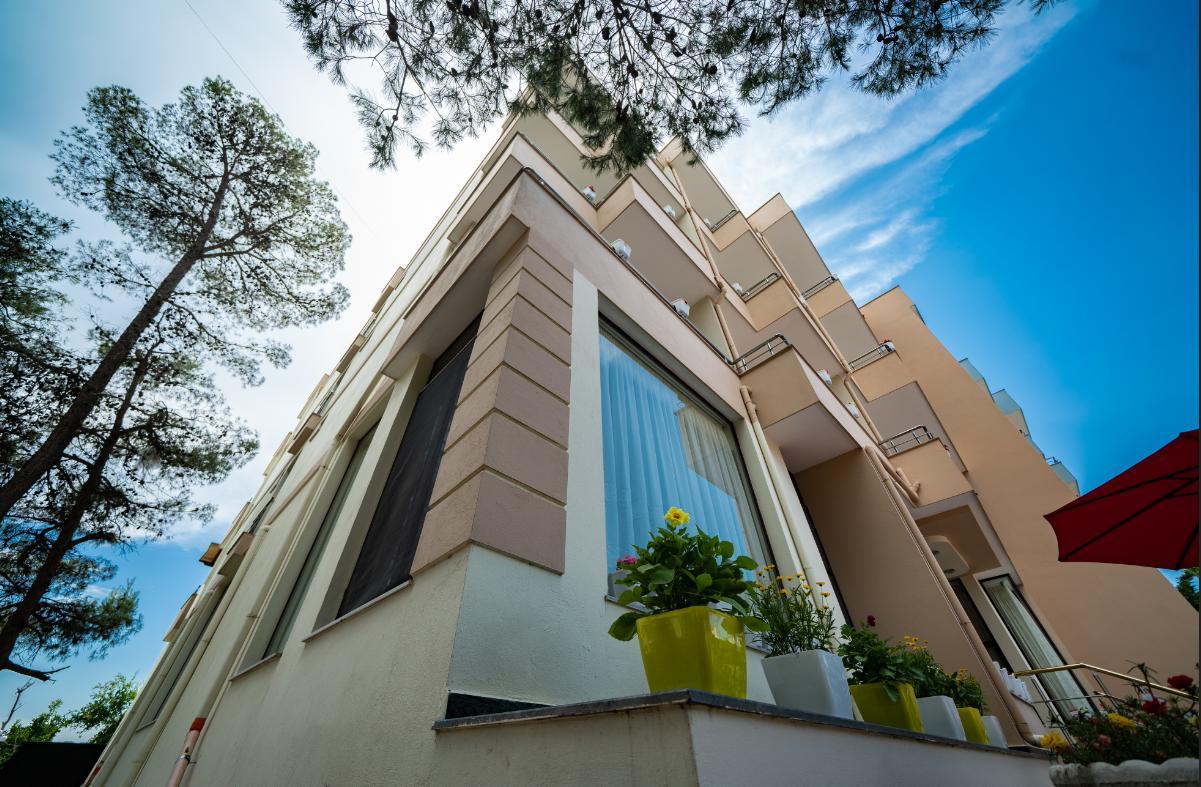 Hotel Villa Aljor Golem  Buitenkant foto