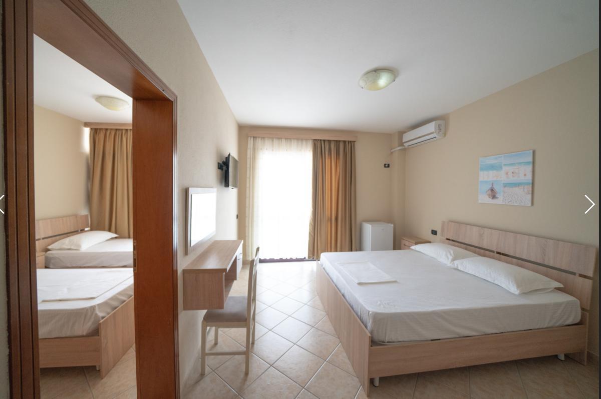Hotel Villa Aljor Golem  Buitenkant foto