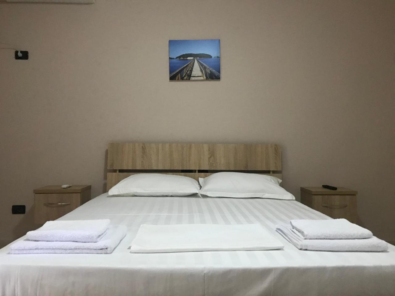 Hotel Villa Aljor Golem  Buitenkant foto