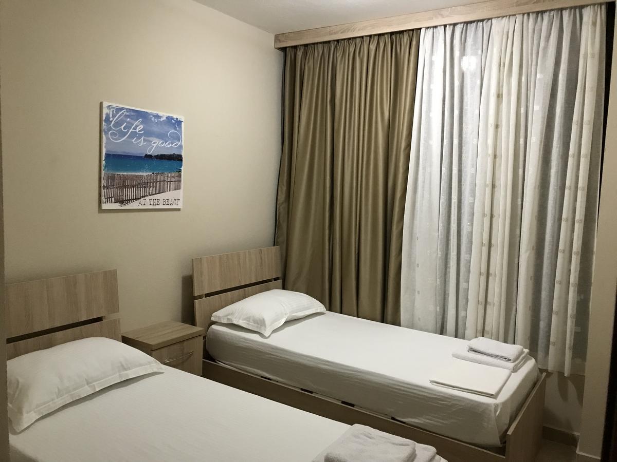 Hotel Villa Aljor Golem  Buitenkant foto