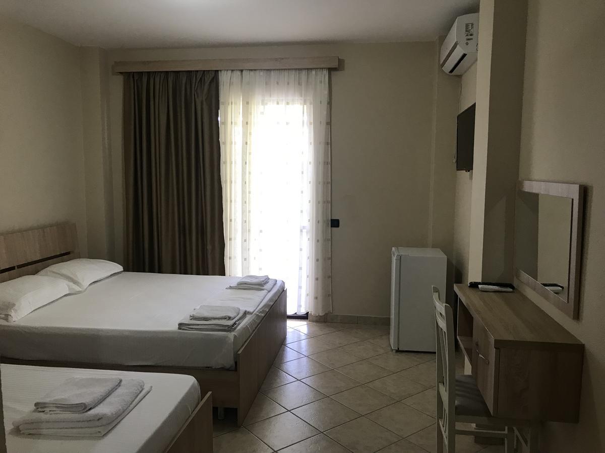 Hotel Villa Aljor Golem  Buitenkant foto